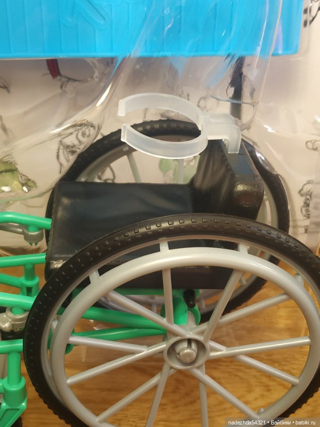 Инвалидное кресло Кена Фашионистас 167 (фото 2)