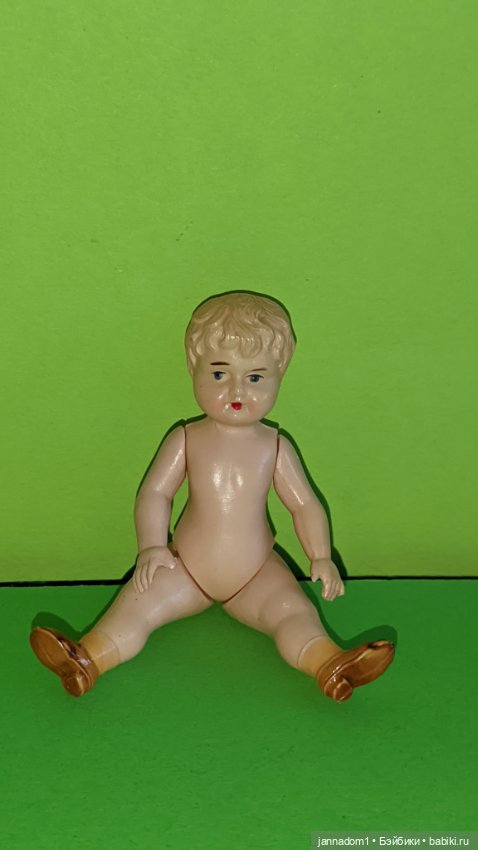 Довоенная целлулоидная куколка Minerva с голубыми глазками, высота 9 см