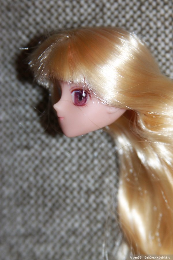 Голова Volks со светлыми волосами и кастомным макияжем (фото 4)