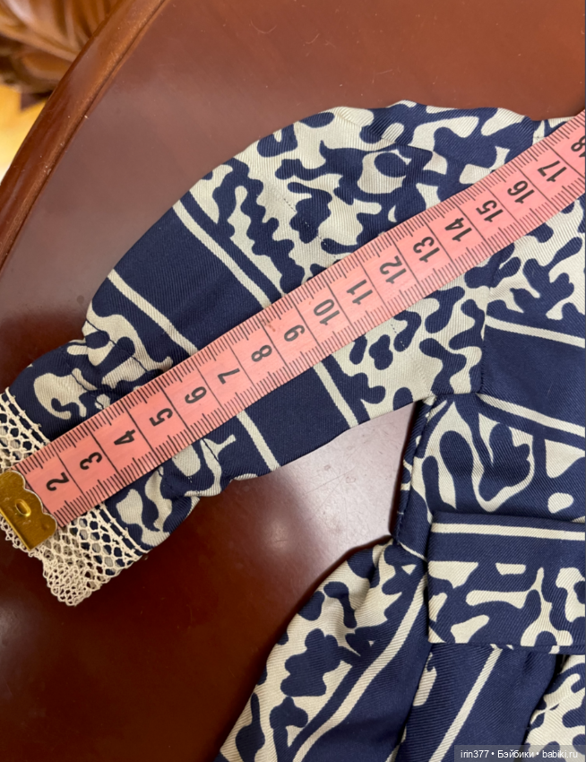 Шелковое платье для антикварной куклы