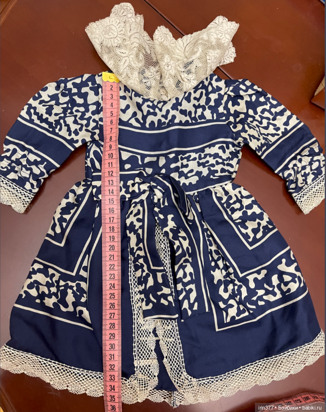 Шелковое платье для антикварной куклы