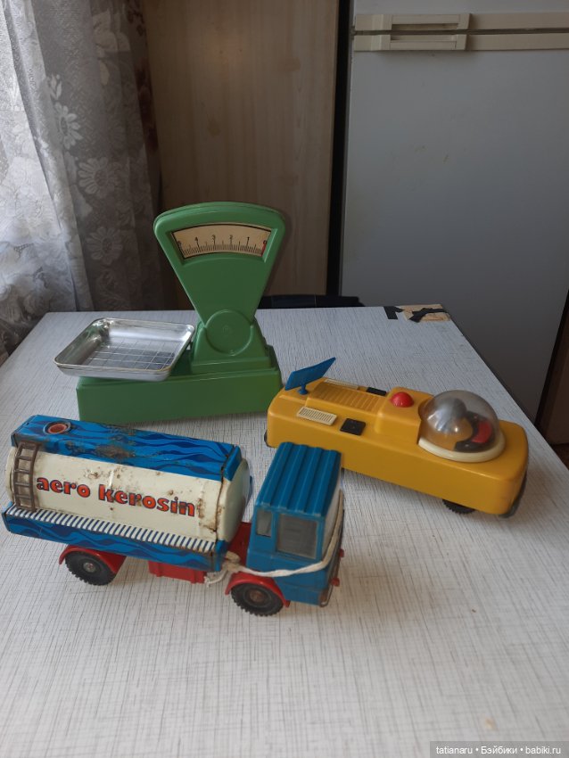 Игрушки конец 70х - начало 80х годов ( весы, луноход, бензовоз) (фото 7)