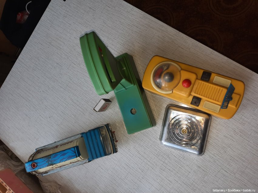 Игрушки конец 70х - начало 80х годов ( весы, луноход, бензовоз) (фото 4)
