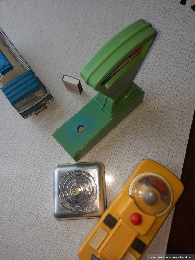 Игрушки конец 70х - начало 80х годов ( весы, луноход, бензовоз) (фото 5)