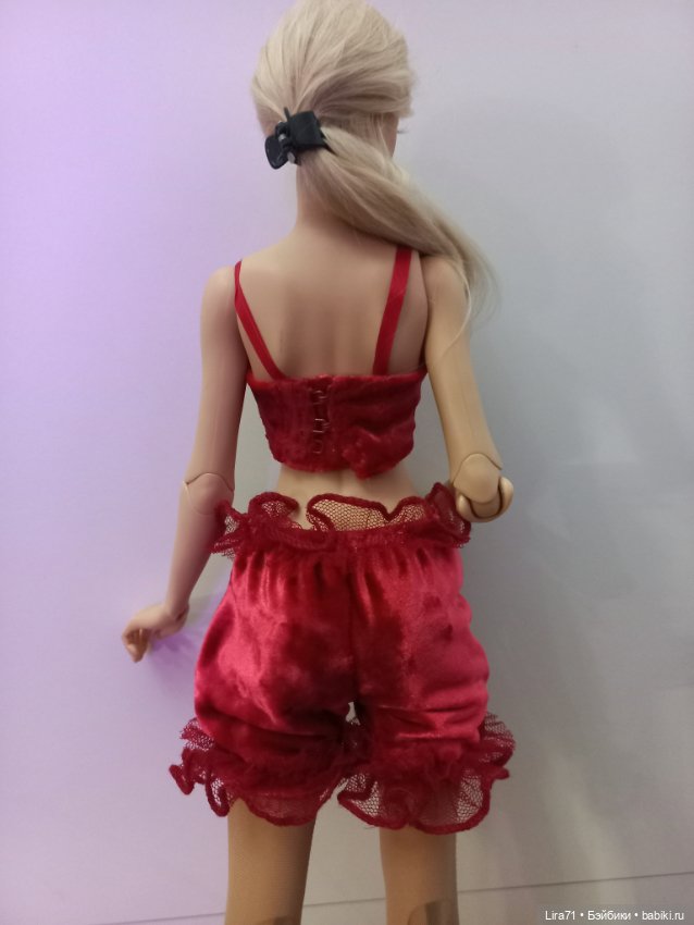 Будуарный аутфит на кукол 1/4