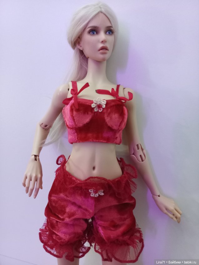 Будуарный аутфит на кукол 1/4