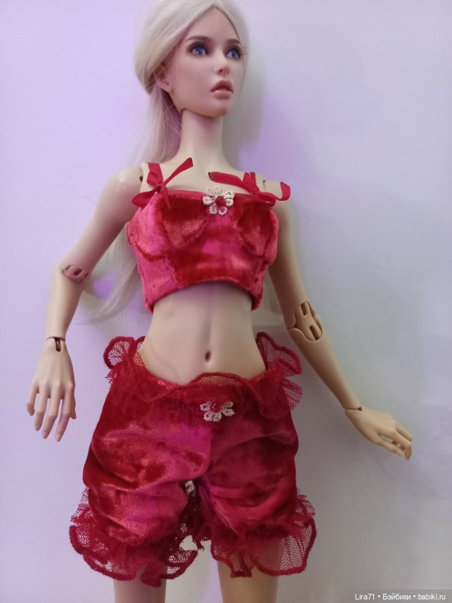 Будуарный аутфит на кукол 1/4