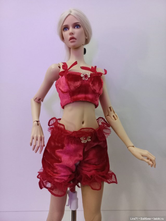 Будуарный аутфит на кукол 1/4