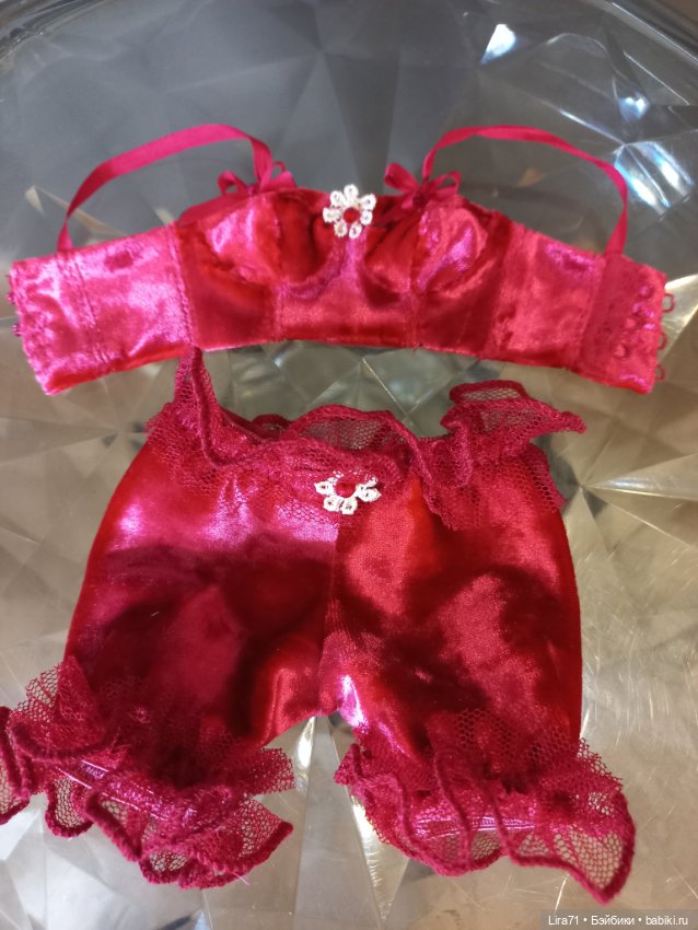 Будуарный аутфит на кукол 1/4