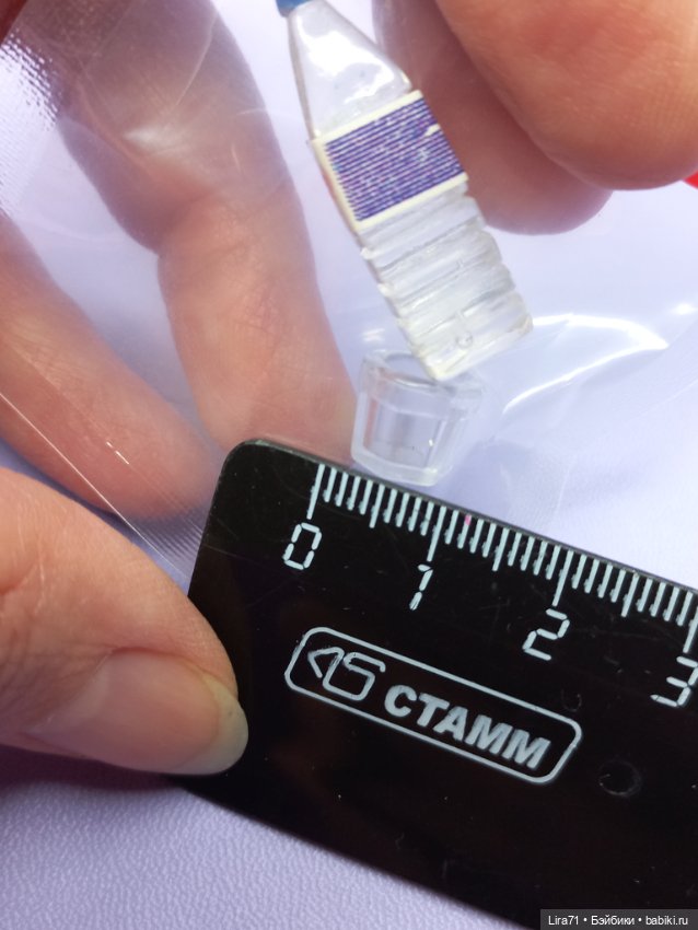 Бутылочка минералки со стаканчиком (фото 5)