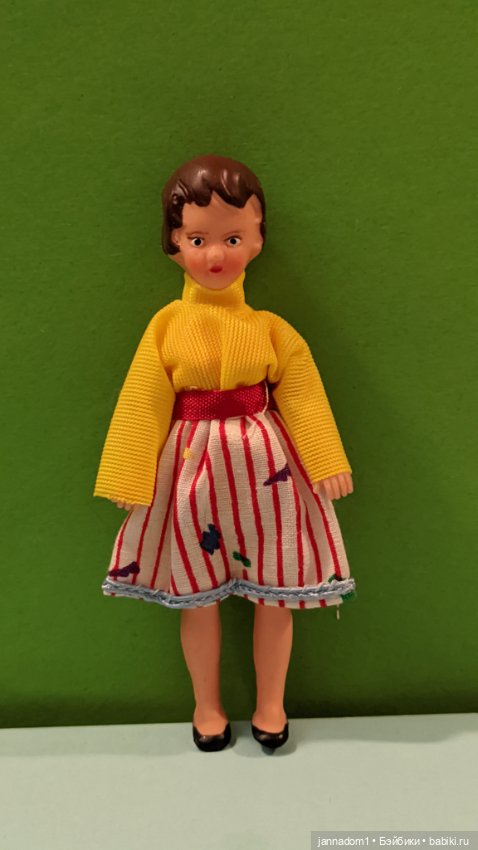 Куколка резиновая Ари Ari August Riedeler GmbH &Co KG, ГДР, высота 11 см