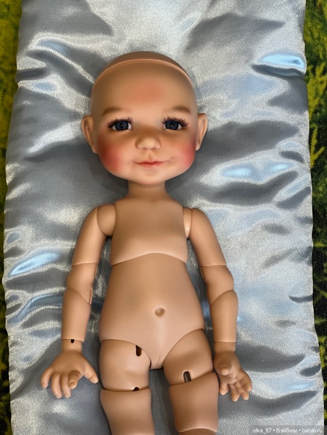 Bailey Meadow dolls cream