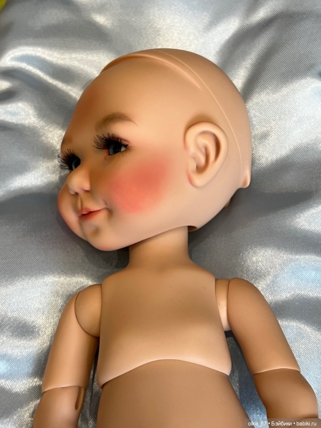 Bailey Meadow dolls cream