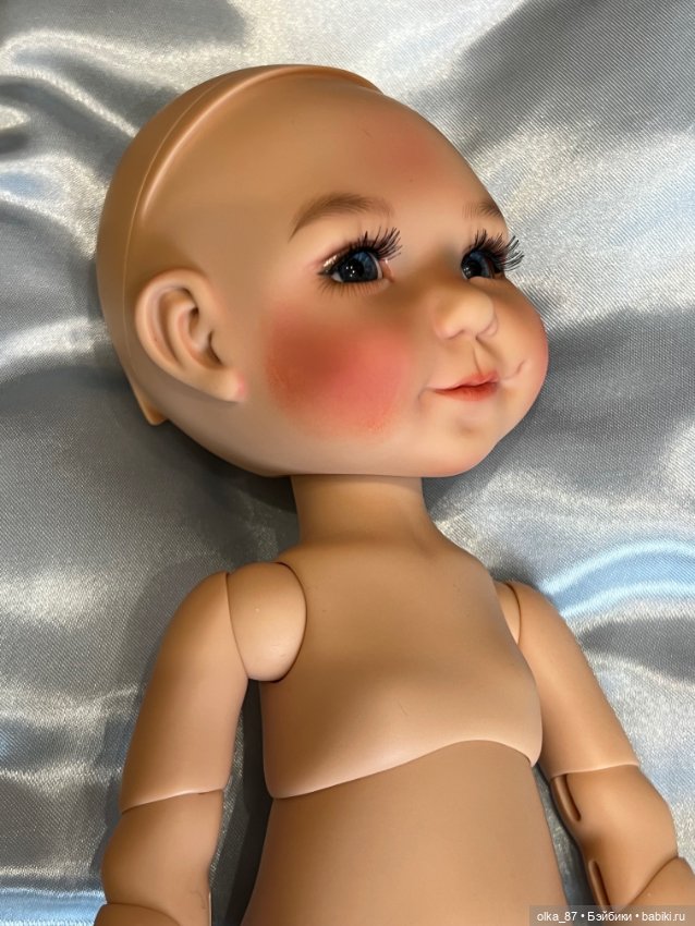 Bailey Meadow dolls cream