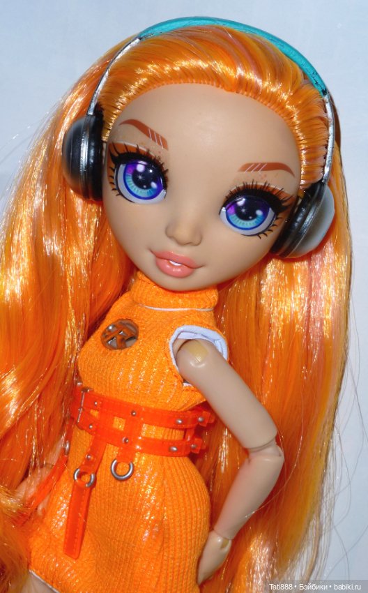 Rainbow High Winter Break Poppy Rowan - Orange