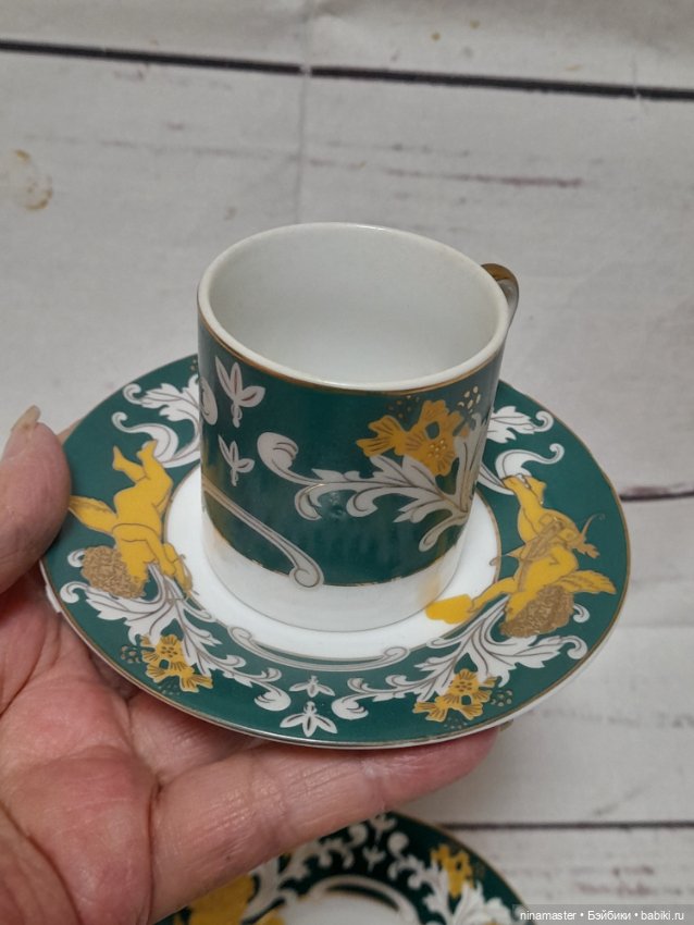 Чашечки и блюдца с ангелами для больших кукол
