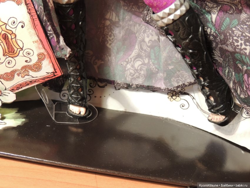 Рейвен Квин День наследия (Raven Queen Legasy day Eve after high) Эвер Афтер Хай с дефектами (фото 5)