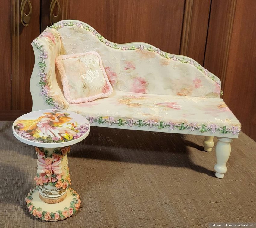 Диван (софа, кушетка) "Ellowyne's Chaise" для кукол Tonner (Тоннер) и других формата 1/4