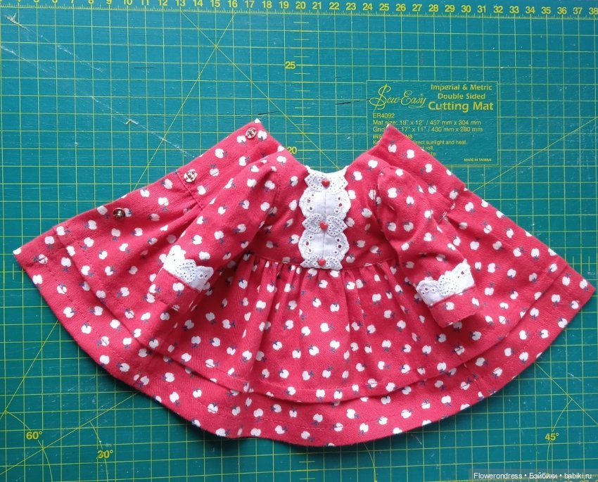 Платье с длинными рукавами на Паолу Рейну (фото 2)