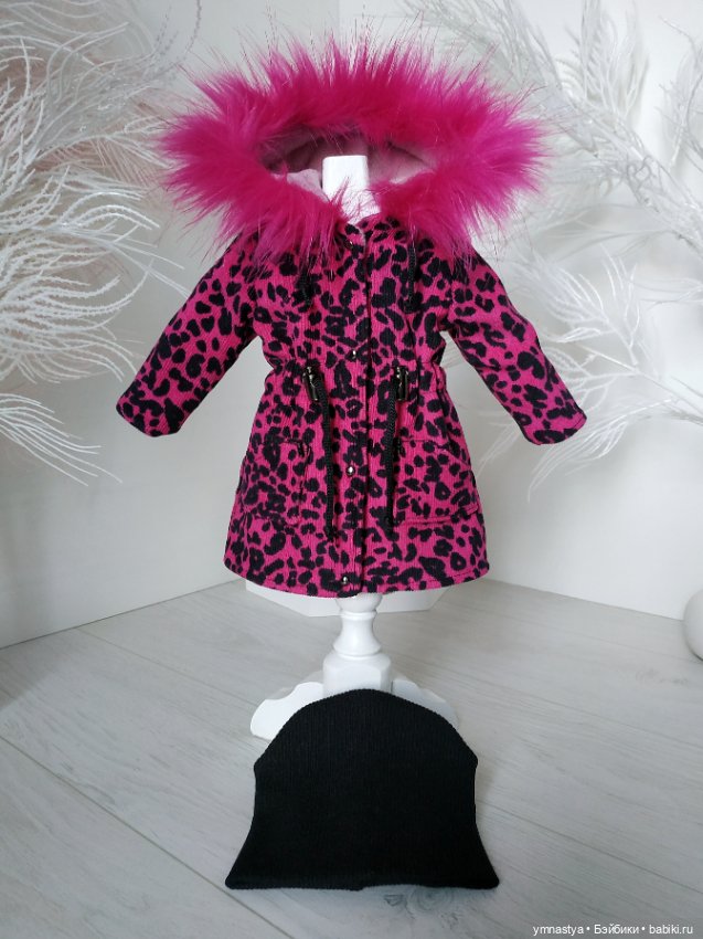 Куртка для кукол Ruby Red Руби Ред 37 см (фото 7)