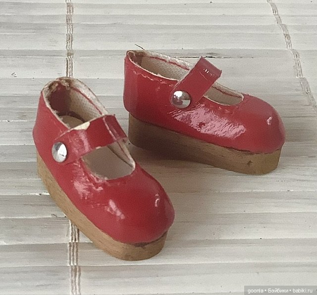 Красные туфельки от Azon — Обувь для кукол