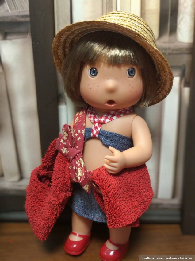 Кукла "Тилина", в пляжном костюме от Lamagik S.L (фото 2)