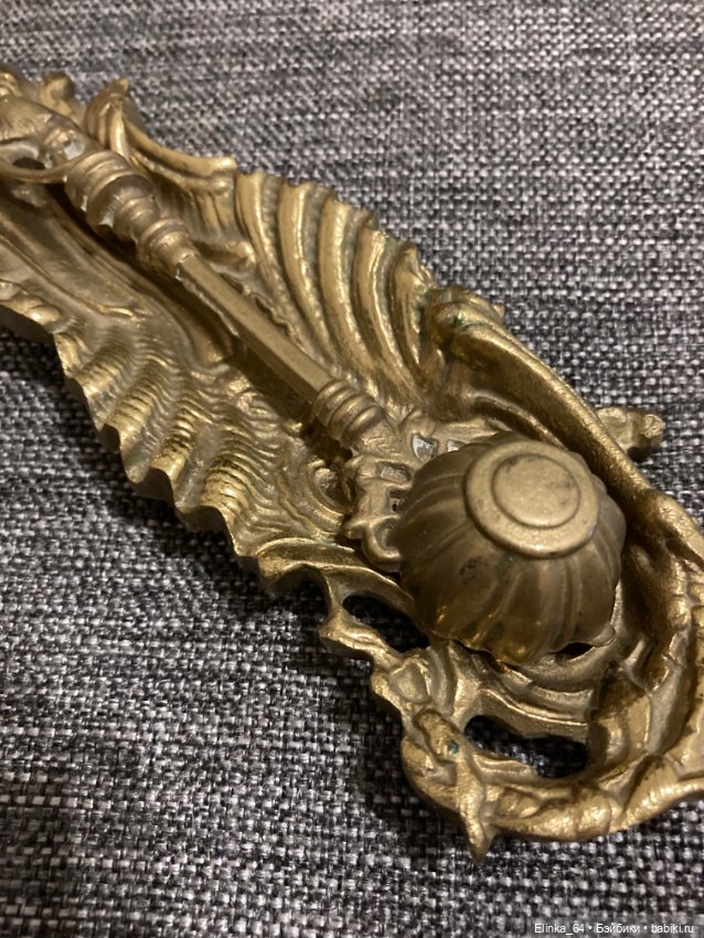 Старинный « гасильник» для кукольных фото или коллекцию