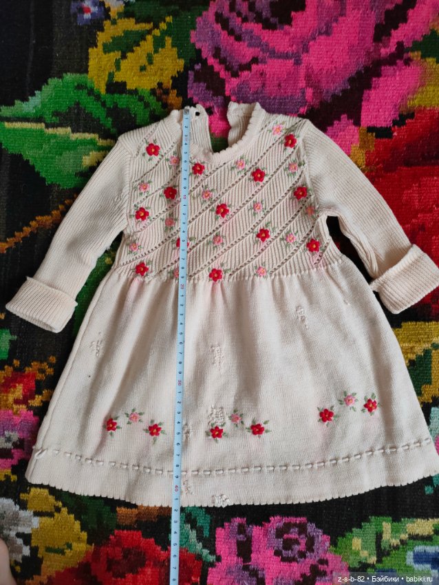 Шерстяное антикварное платье с вышивкой