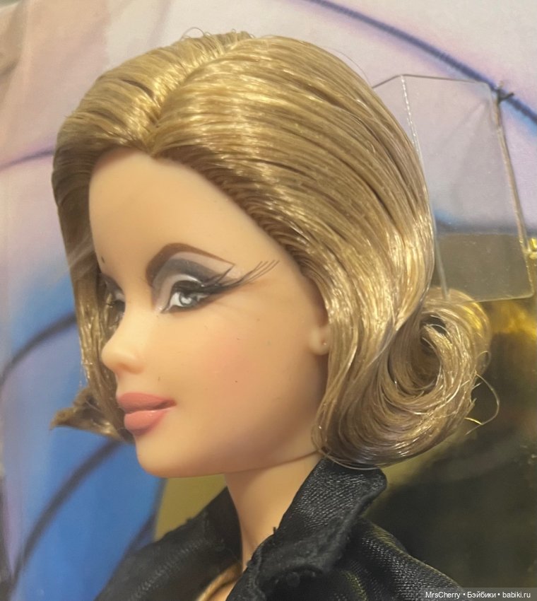 Barbie Pussy Galore - Goldfinger / Барби Пусси Галор серия Девушки Джеймса Бонда) (фото 10)
