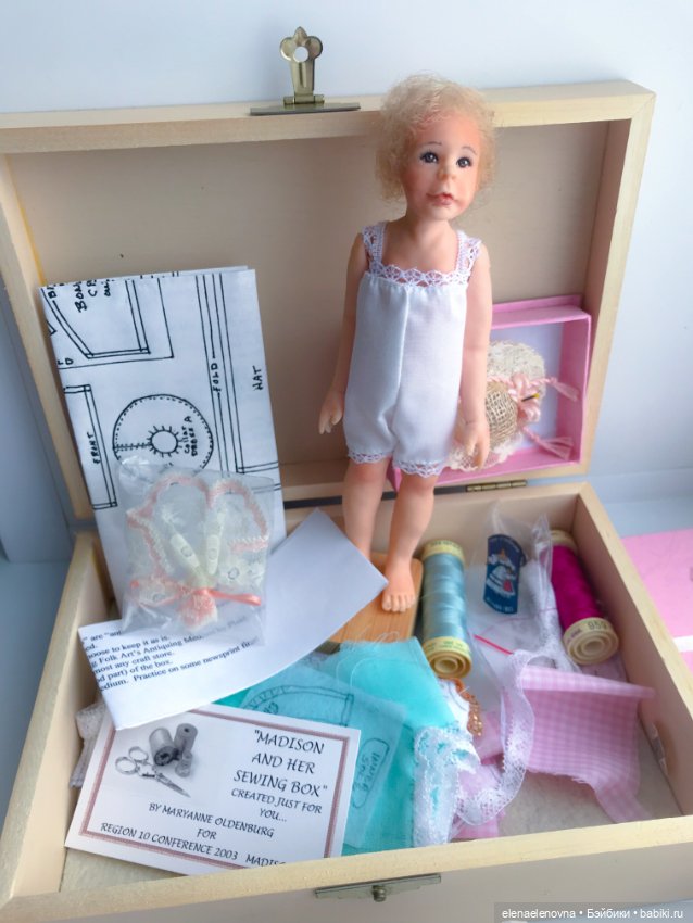Maryanne Oldenburg, Madison and her sewing box (Мэдисон и ее швейная коробка)
