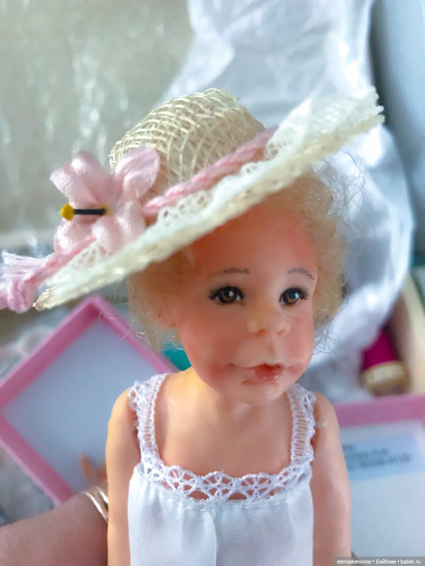 Maryanne Oldenburg, Madison and her sewing box (Мэдисон и ее швейная коробка) (фото 7)