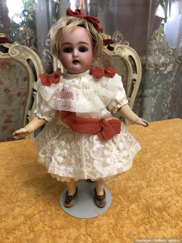 Одежда для антикварных куколок