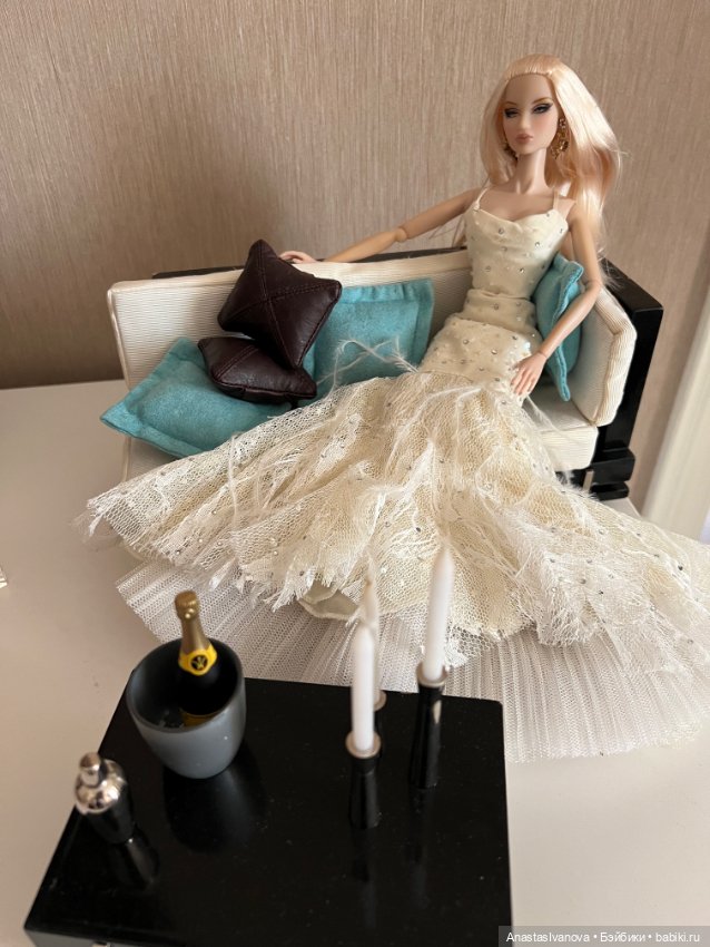 Fashion Royalty Central Focus Coffee Table кофейный стол LE 1000