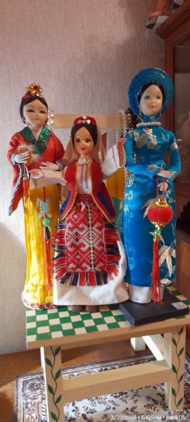 Три грации — Статуэтки