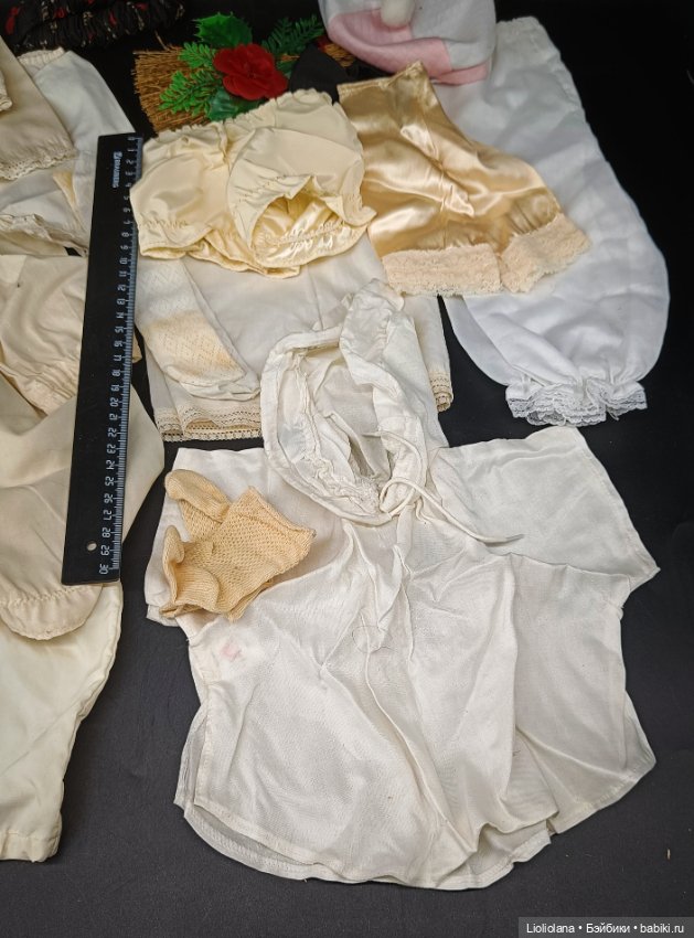 Лот винтажной одежды для кукол (фото 3)
