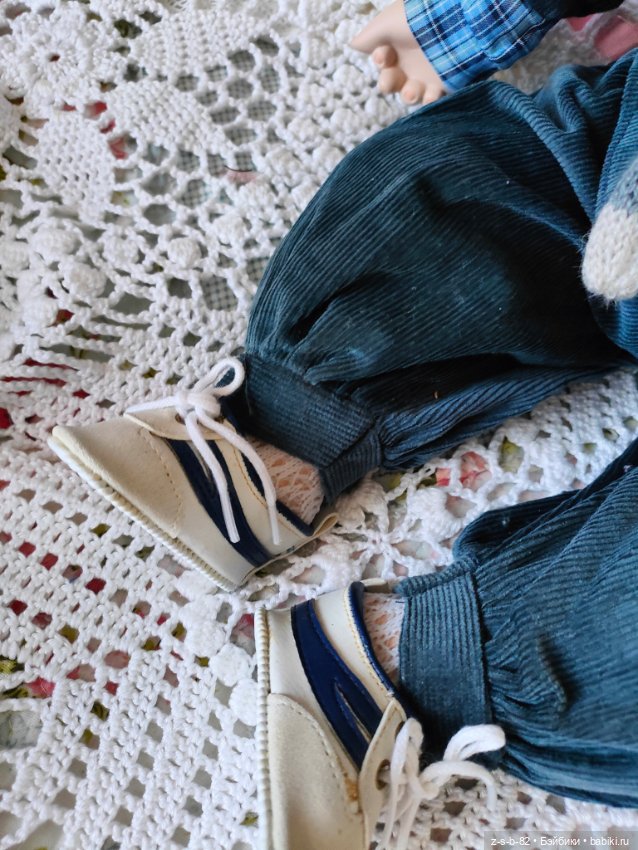 Немецкая фарфорка в классном аутфите (фото 7)