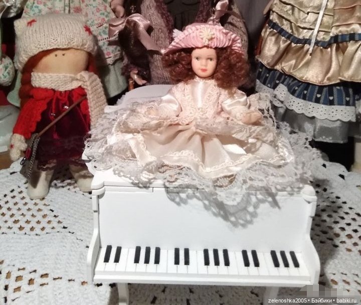 Куколка с роялем — Фарфоровые куклы (фото 6)