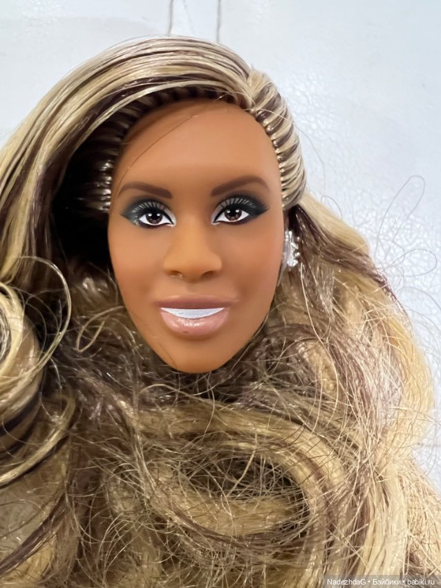 2# Голова Tribute Collection Laverne Cox Лаверна Кокс