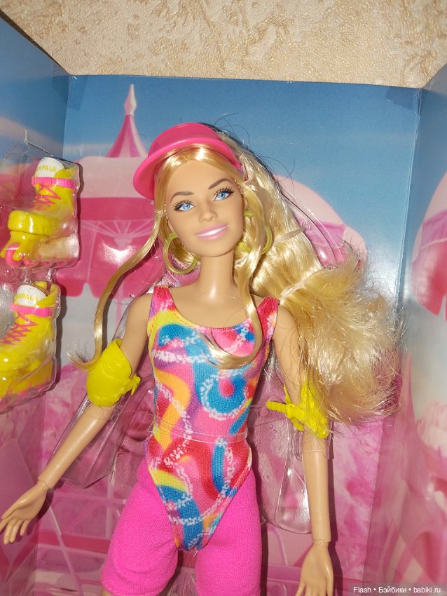 Марго Робби Barbie НРФБ на роликах (фото 9)