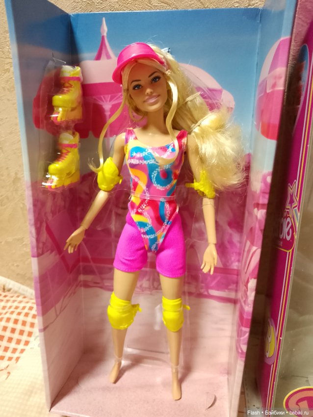 Марго Робби Barbie НРФБ на роликах (фото 8)
