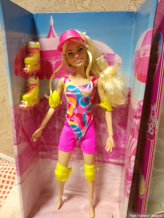 Марго Робби Barbie НРФБ на роликах