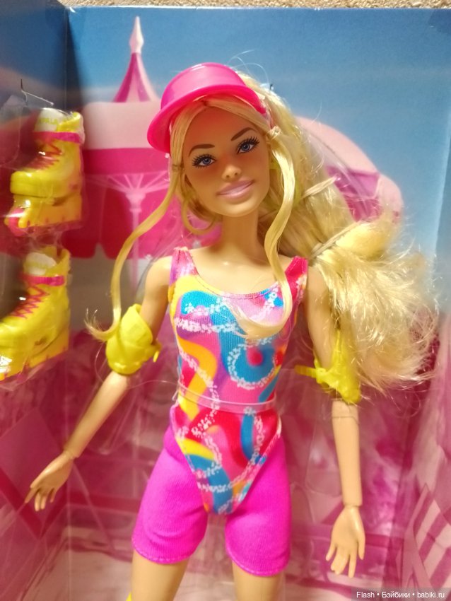 Марго Робби Barbie НРФБ на роликах (фото 7)