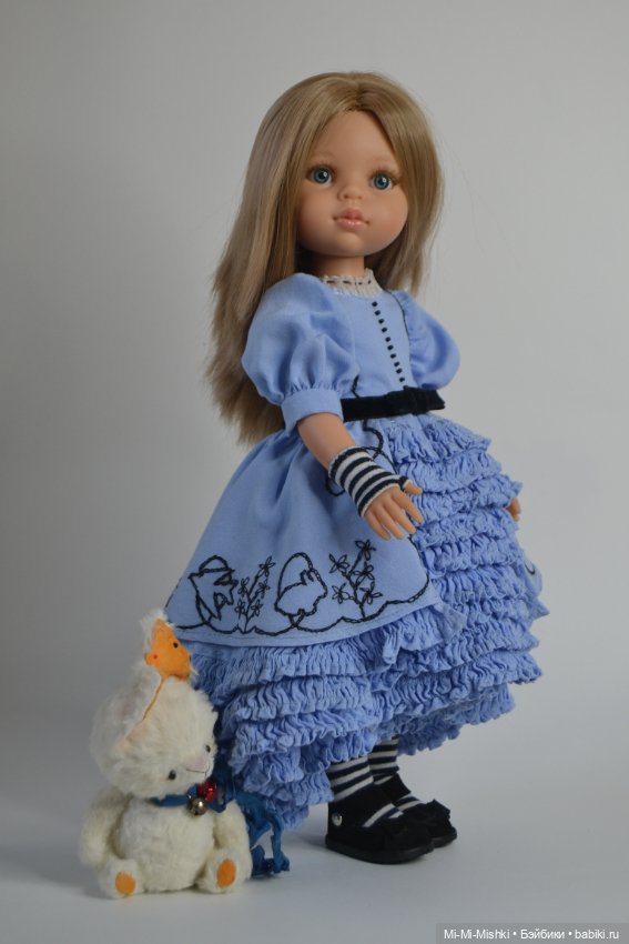 Комплект одежды "Алиса в стране чудес" на Paola Reina (фото 4)