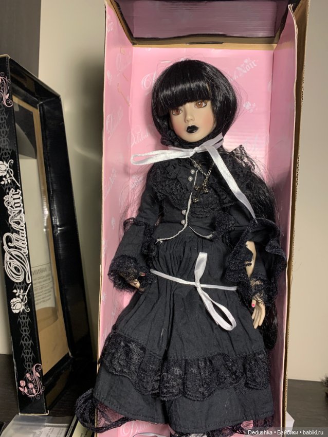 Ashton Drake Delilah noir