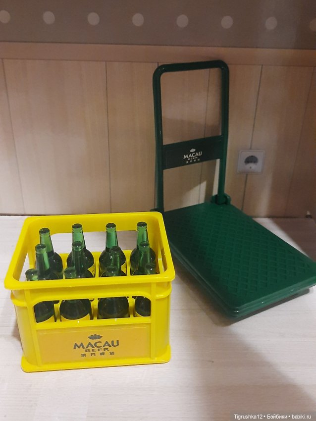 Ящик пива на тележке — Миниатюра для кукол (фото 4)