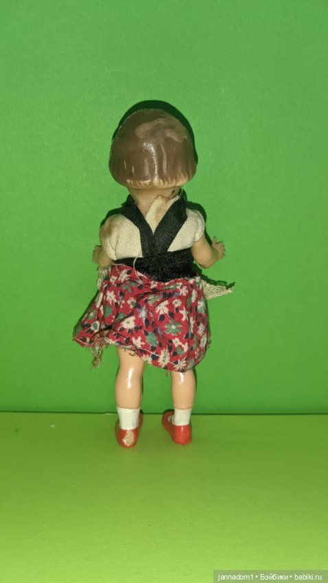 Куколка из колкого пластика Ари Ari August Riedeler GmbH &Co. KG, ГДР, высота 15 см (фото 2)