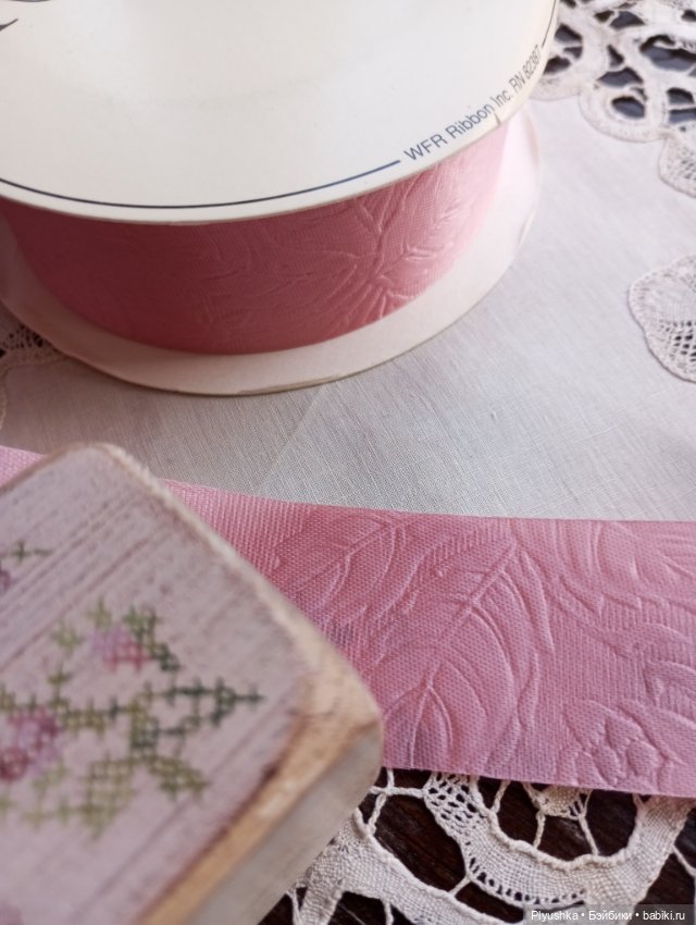Винтажные ленты для нарядов ваших кукол. Муар, тиснение, зеркальный эффект (фото 5)