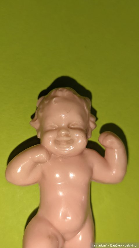 Пупсик-ангелочек Ges.gesch.hels из колкого пластика, высота 7,5 см (фото 3)