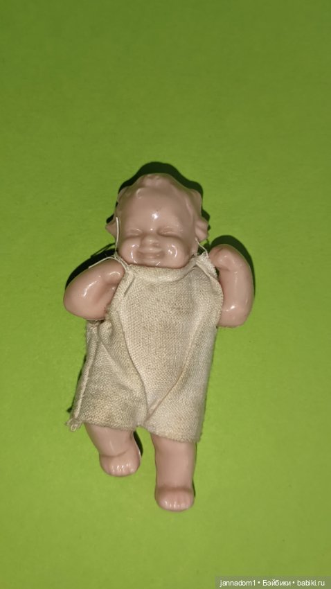 Пупсик-ангелочек Ges.gesch.hels из колкого пластика, высота 7,5 см (фото 5)
