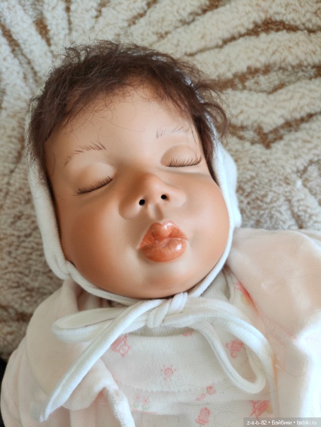 Авторская Сплюшечка из фарфора